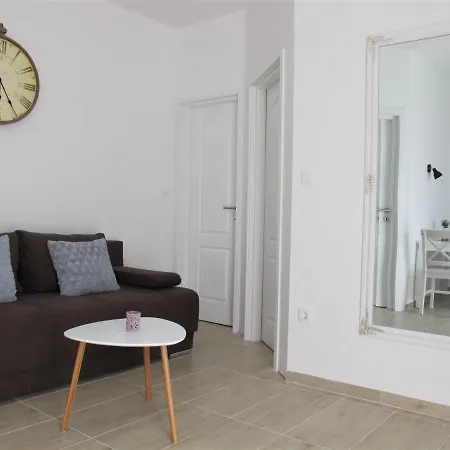 Seaeye Apartment